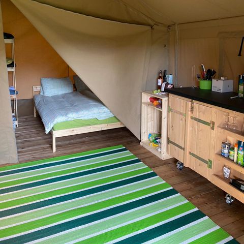 Canvas and wooden tent 6 persons - incl. private sanitary unit