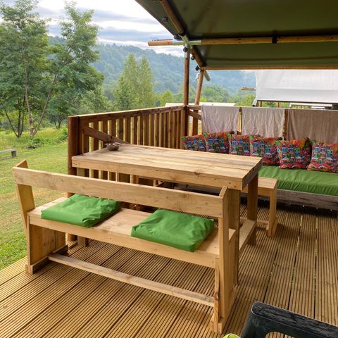 Canvas and wooden tent 6 persons - incl. private sanitary unit