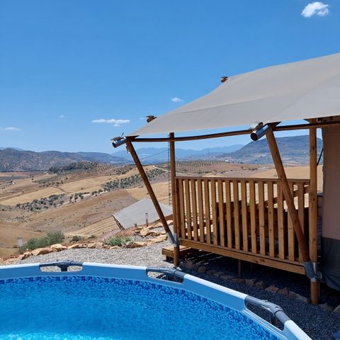 CANVAS AND WOOD TENT 4 people - including sanitary facilities