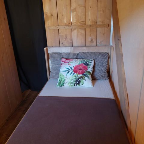 Canvas and wooden tent 3 persons - including sanitary facilities