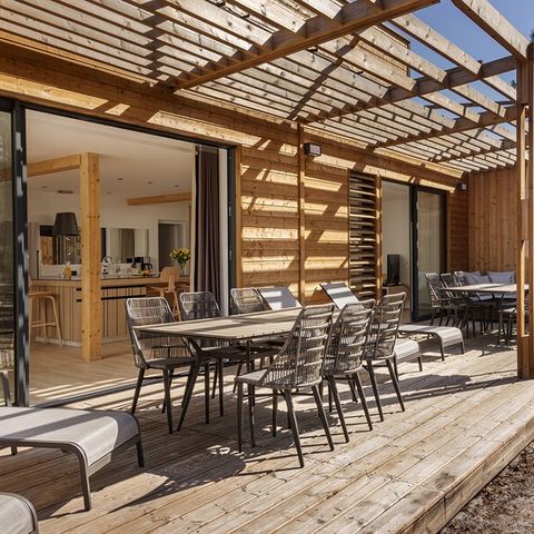 HOUSE 12 people - VIP LG2235