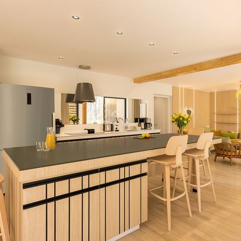 HOUSE 12 people - VIP LG2235