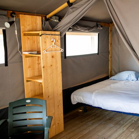 Canvas and wooden tent 4 persons - Les Issambres