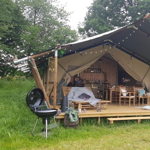 CANVAS AND WOOD TENT 5 people
