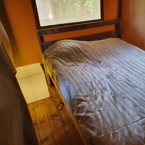 Canvas and wooden tent 4 persons