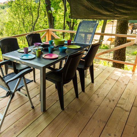 CANVAS AND WOOD TENT 6 people - including sanitary facilities