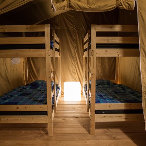 Canvas and wooden tent 6 persons - incl. private sanitary facilities