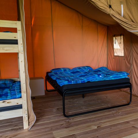 CANVAS AND WOOD TENT 6 people - incl. private sanitary facilities