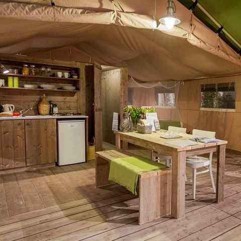 Canvas and wooden tent 4 persons - including sanitary facilities