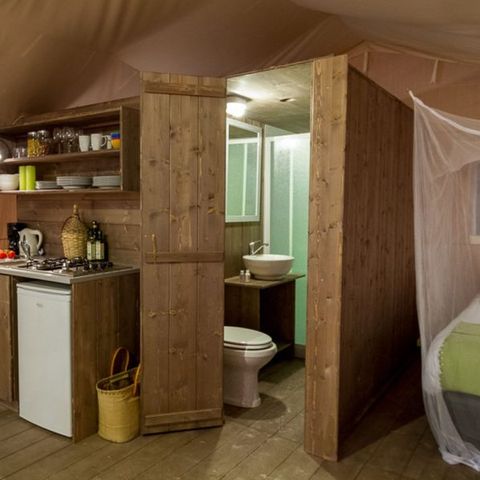 Canvas and wooden tent 4 persons - including sanitary facilities
