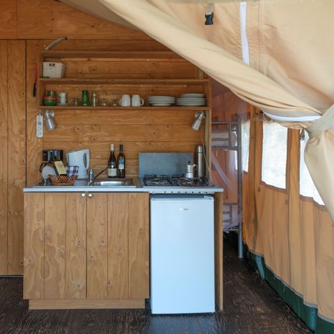 Canvas and wooden tent 4 persons - including sanitary facilities