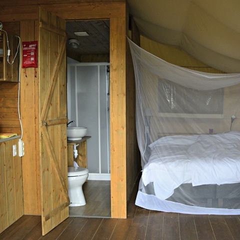 Canvas and wooden tent 4 persons - including sanitary facilities