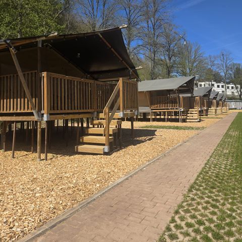 CANVAS AND WOOD TENT 4 people - including sanitary facilities