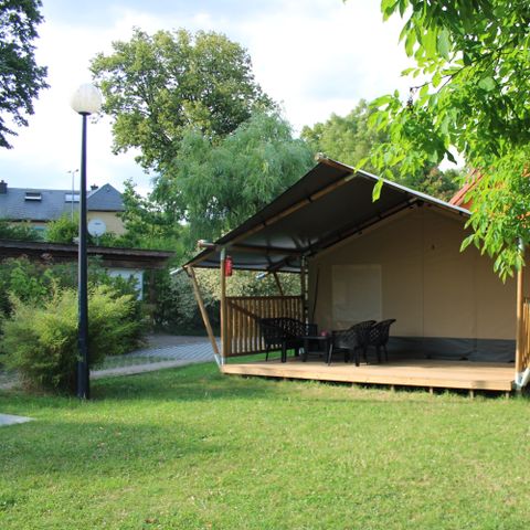 Canvas and wooden tent 6 persons - including sanitary facilities