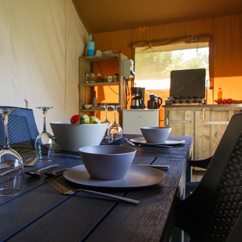 Canvas and wooden tent 6 persons