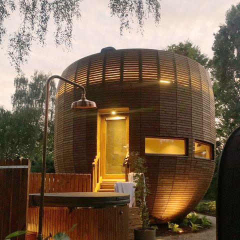 UNUSUAL ACCOMMODATION 2 people - The Nutshell with hot tub and sauna