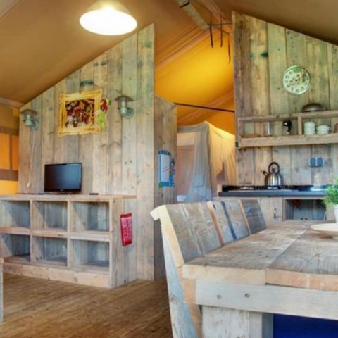 CANVAS AND WOOD TENT 5 people