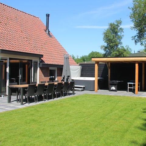 Group accommodation 12 persons - Family house the Rheezermaten with Jacuzzi