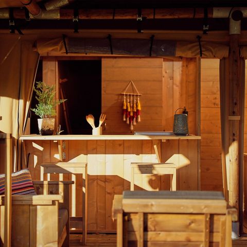 Canvas and wooden tent 7 persons - La Gran Vida Hot tub