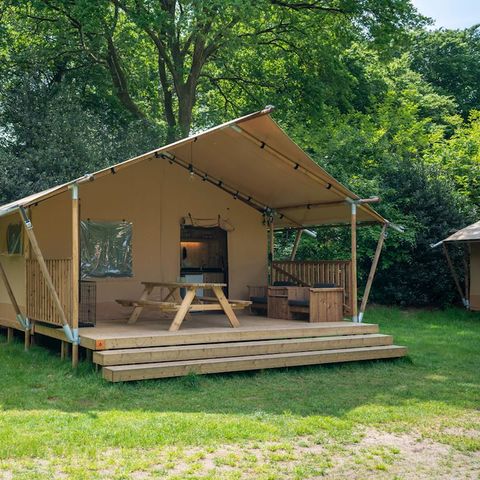CANVAS AND WOOD TENT 4 people - 2-4ST (max. 2 adults)