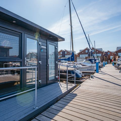 UNUSUAL ACCOMMODATION 4 people - Harbour +