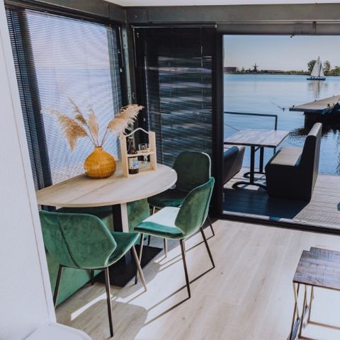 UNUSUAL ACCOMMODATION 4 people - Harbour +