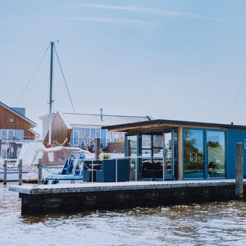 UNUSUAL ACCOMMODATION 4 people - Harbour Lodge