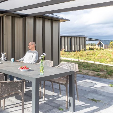 HOUSE 6 people - Reed warbler