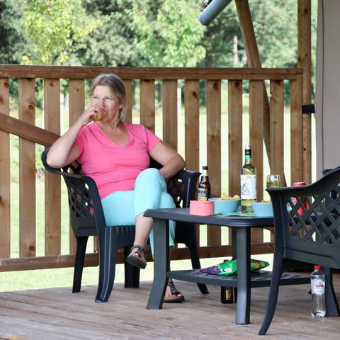 CANVAS AND WOOD TENT 4 people - including sanitary facilities