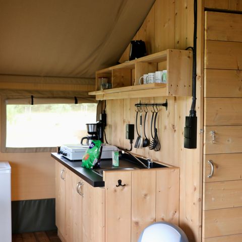 Canvas and wooden tent 4 persons - including sanitary facilities