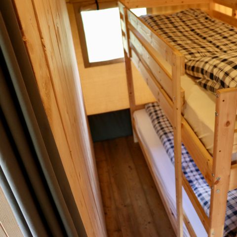 Canvas and wooden tent 4 persons - including sanitary facilities
