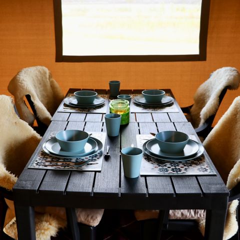 Canvas and wooden tent 4 persons - including sanitary facilities
