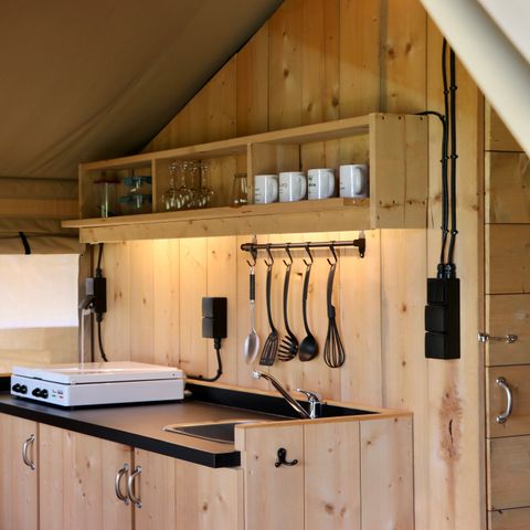 Canvas and wooden tent 4 persons - including sanitary facilities