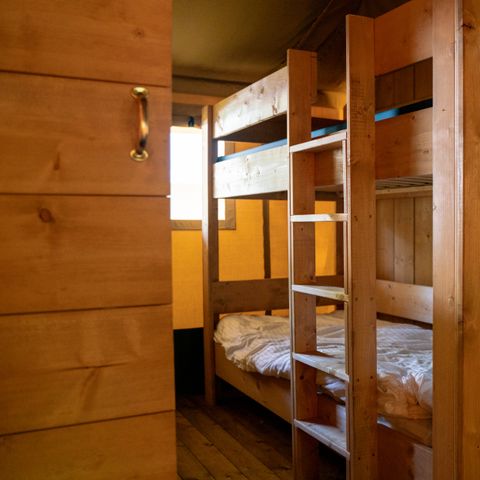 CANVAS AND WOOD TENT 6 people - including sanitary facilities