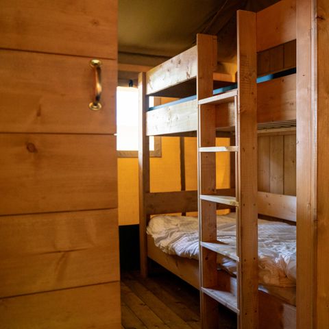 Canvas and wooden tent 6 persons - including sanitary facilities