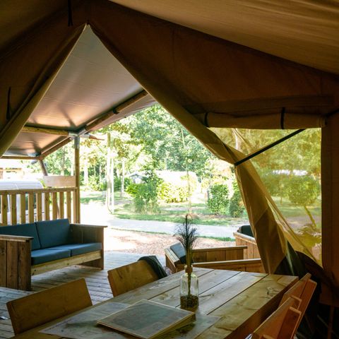 Canvas and wooden tent 6 persons - including sanitary facilities