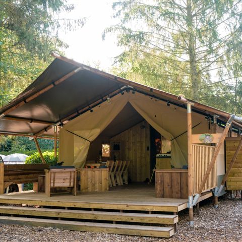 Canvas and wooden tent 6 persons - including sanitary facilities