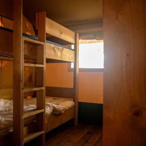 Canvas and wooden tent 4 persons - including sanitary facilities
