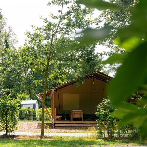 Canvas and wooden tent 4 persons - including sanitary facilities