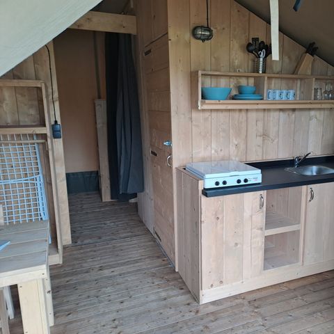 Canvas and wooden tent 4 persons - including sanitary facilities