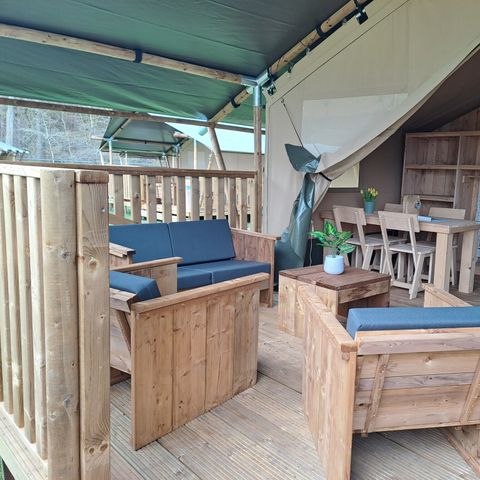 Canvas and wooden tent 4 persons - including sanitary facilities