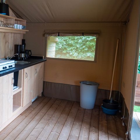 Canvas and wooden tent 6 persons - including sanitary facilities