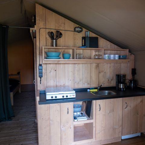 Canvas and wooden tent 6 persons - including sanitary facilities