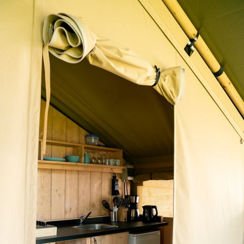 CANVAS AND WOOD TENT 4 people - including sanitary facilities