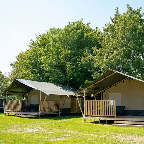 Canvas and wooden tent 6 persons - including sanitary facilities