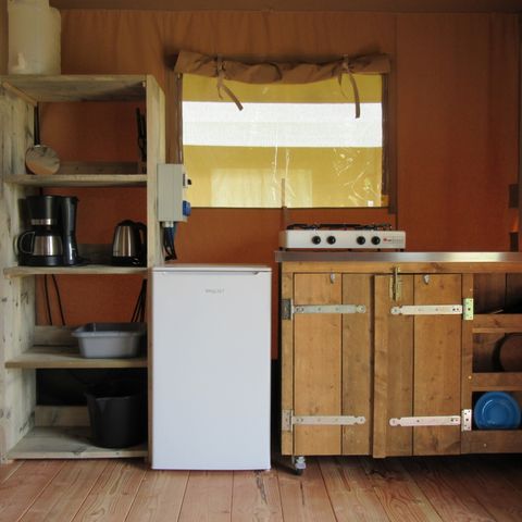 Canvas and wooden tent 4 persons