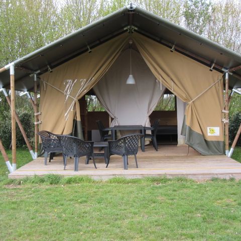CANVAS AND WOOD TENT 4 people
