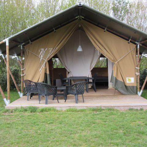 Canvas and wooden tent 4 persons