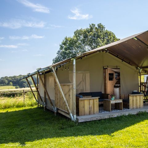 Canvas and wooden tent 4 persons - including toilet