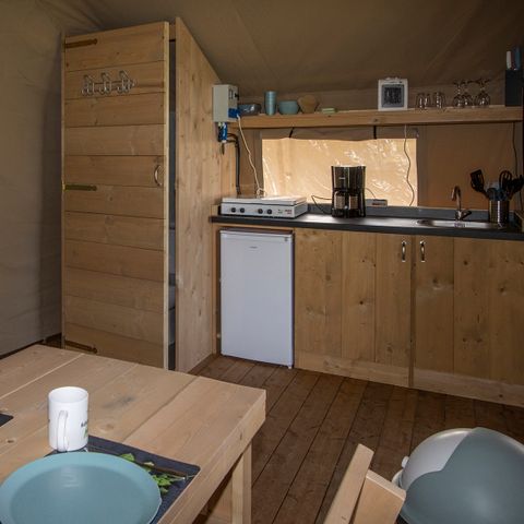 Canvas and wooden tent 4 persons - Including toilet